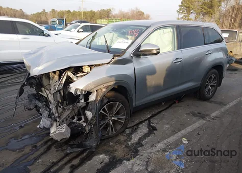 2019 Toyota Highlander Le z USA, uszkodzony, nr VIN 5TDBZRFH8KS736541